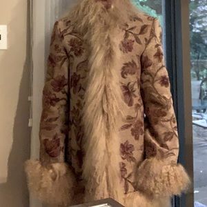 Coat with real lamb fur